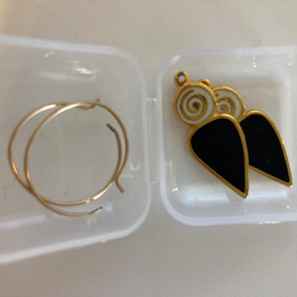 Laurel Burch Vintage Gold Plated Earrings Signed "FEMINA" 1993
